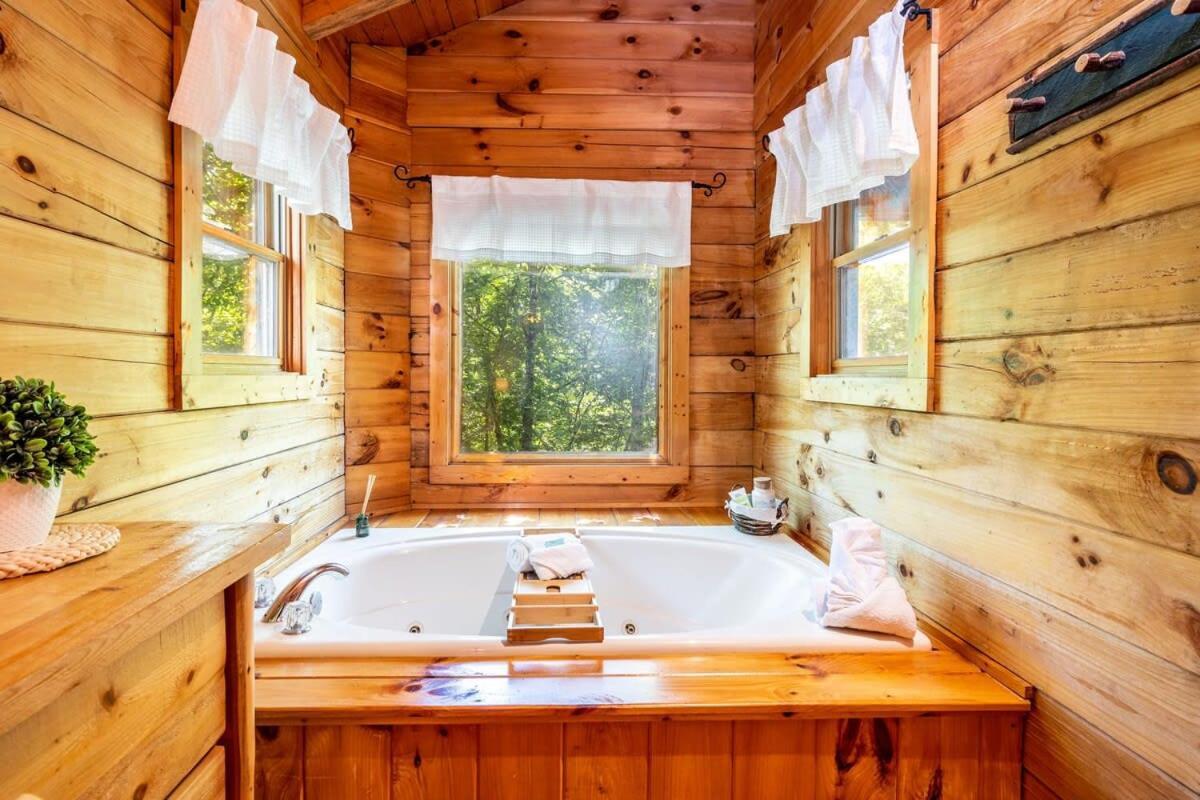 Quaint & Secluded Near Dollywood With Bbq&Hot Tub Villa Pigeon Forge Buitenkant foto