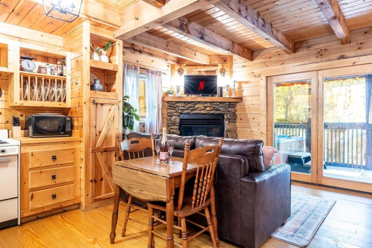 Quaint & Secluded Near Dollywood With Bbq&Hot Tub Villa Pigeon Forge Buitenkant foto